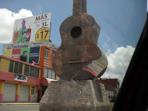 Monumento a la Guitarra